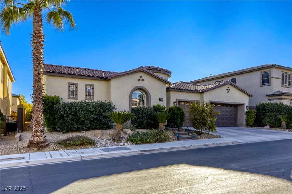 9343 White Waterfall, Las Vegas, NV 89149