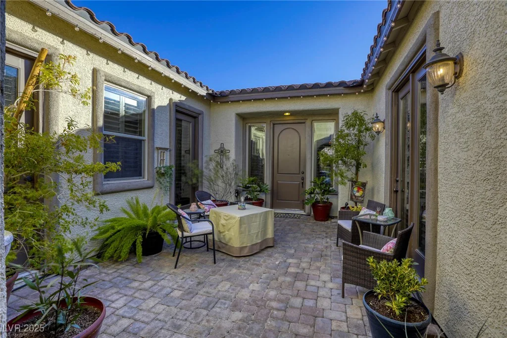 9343 White Waterfall, Las Vegas, NV 89149