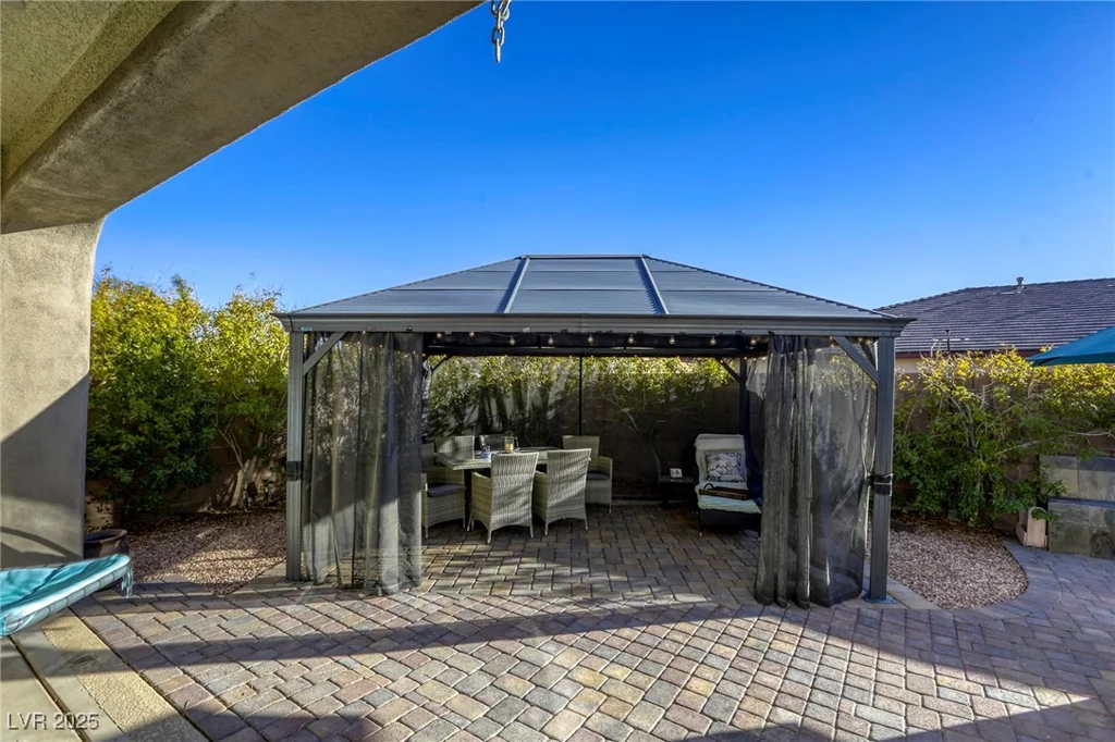 9343 White Waterfall, Las Vegas, NV 89149