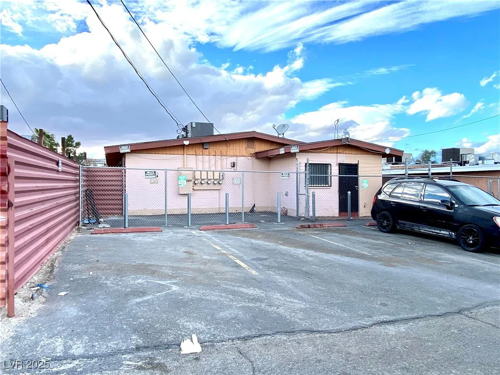 720 10th, Las Vegas, NV 89101