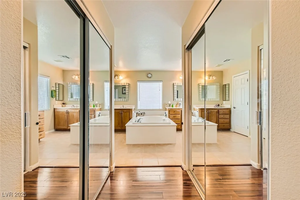 6917 Snow Finch, North Las Vegas, NV 89084