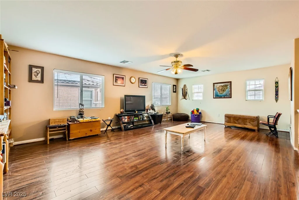 6917 Snow Finch, North Las Vegas, NV 89084
