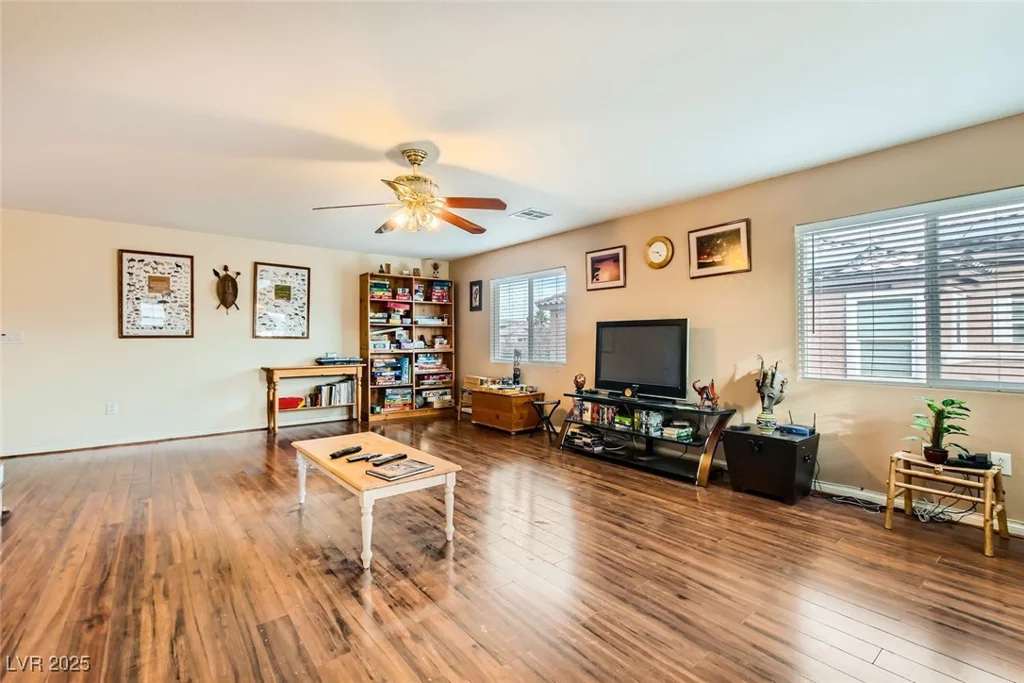 6917 Snow Finch, North Las Vegas, NV 89084