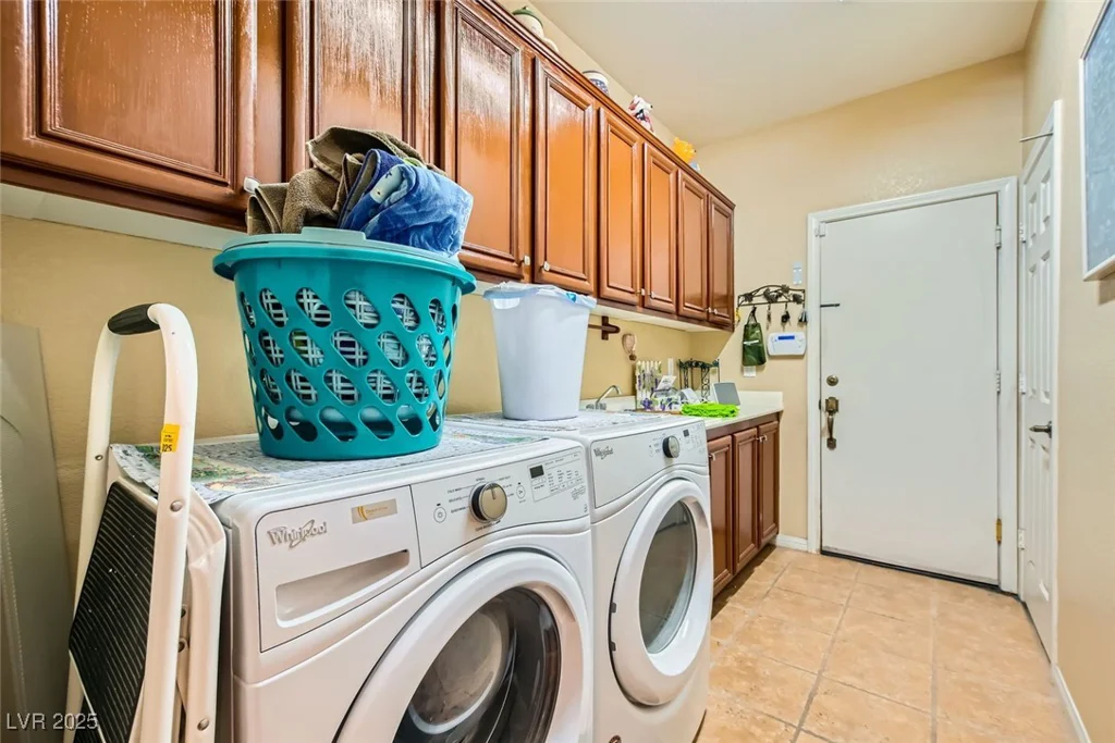 6917 Snow Finch, North Las Vegas, NV 89084