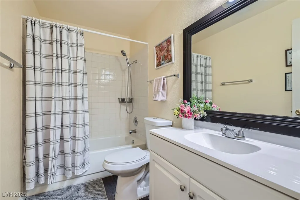 1301 Pinto Rock, Las Vegas, NV 89128