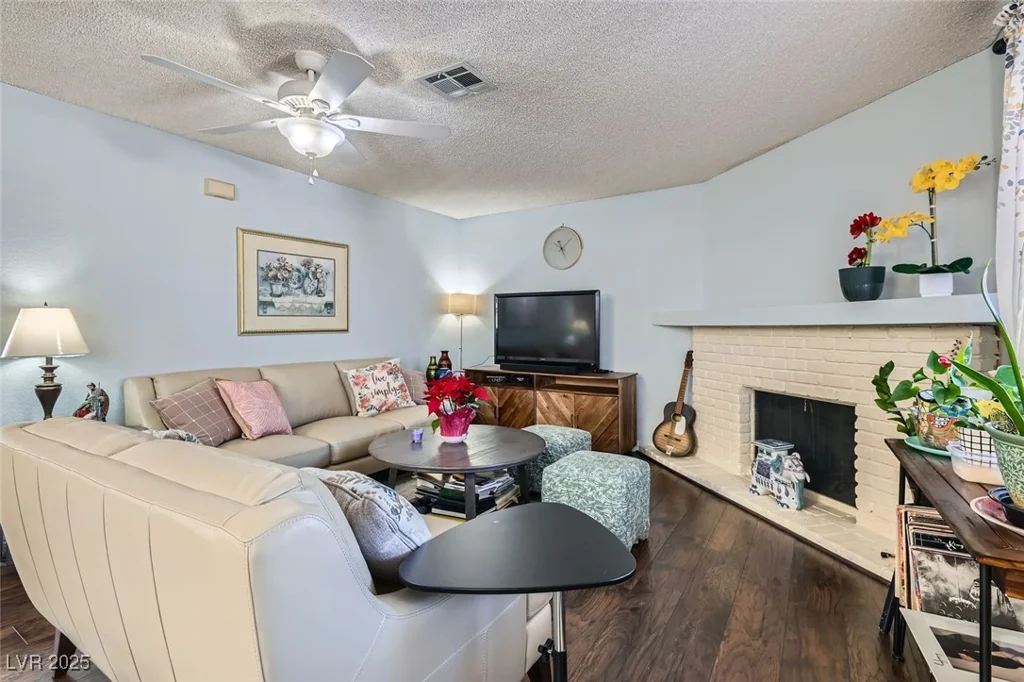1301 Pinto Rock, Las Vegas, NV 89128