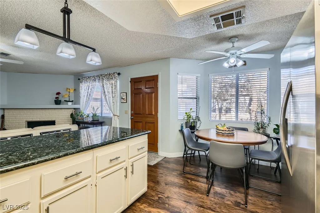 1301 Pinto Rock, Las Vegas, NV 89128