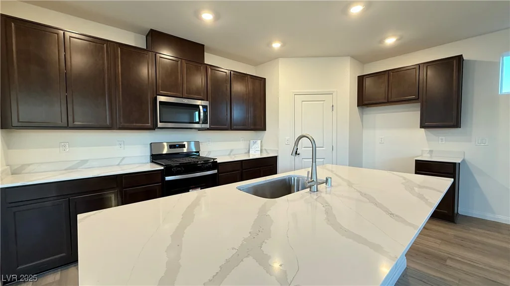 7308 Davenbury, Las Vegas, NV 89113