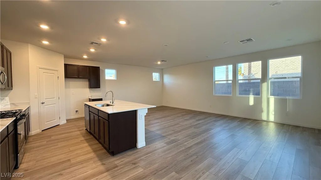 7308 Davenbury, Las Vegas, NV 89113