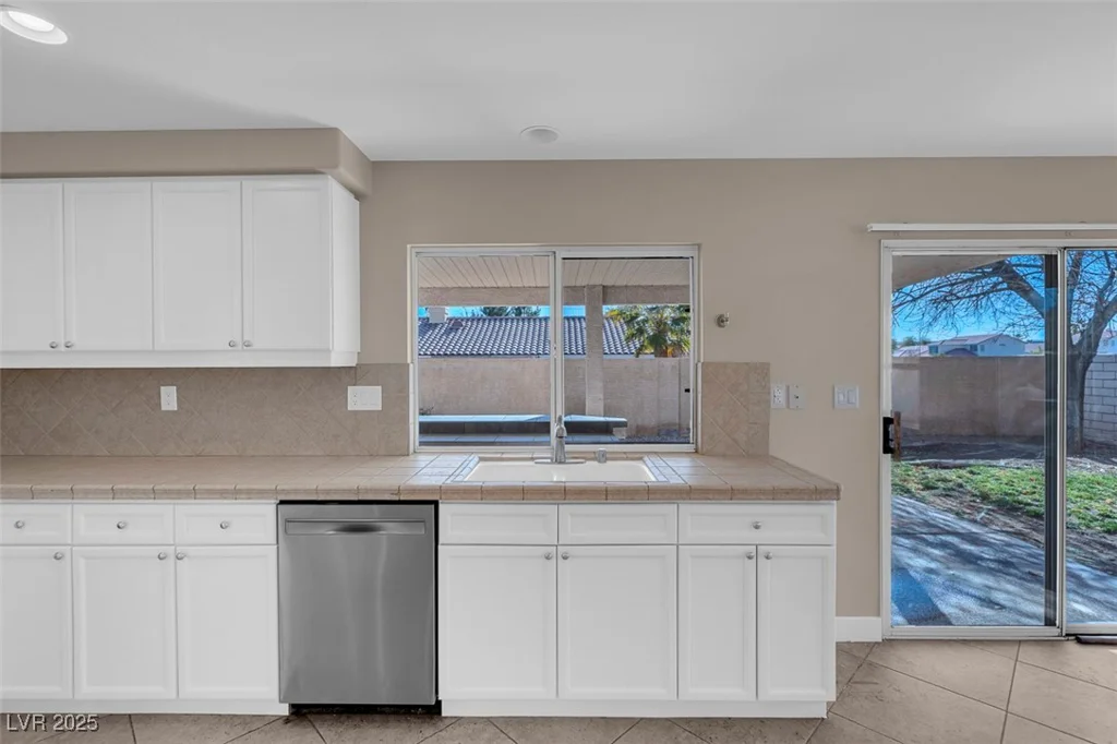 421 Flores, Las Vegas, NV 89123
