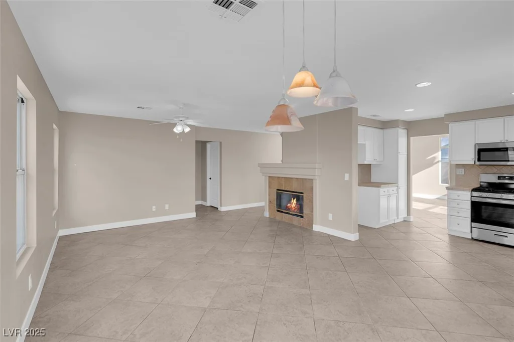 421 Flores, Las Vegas, NV 89123