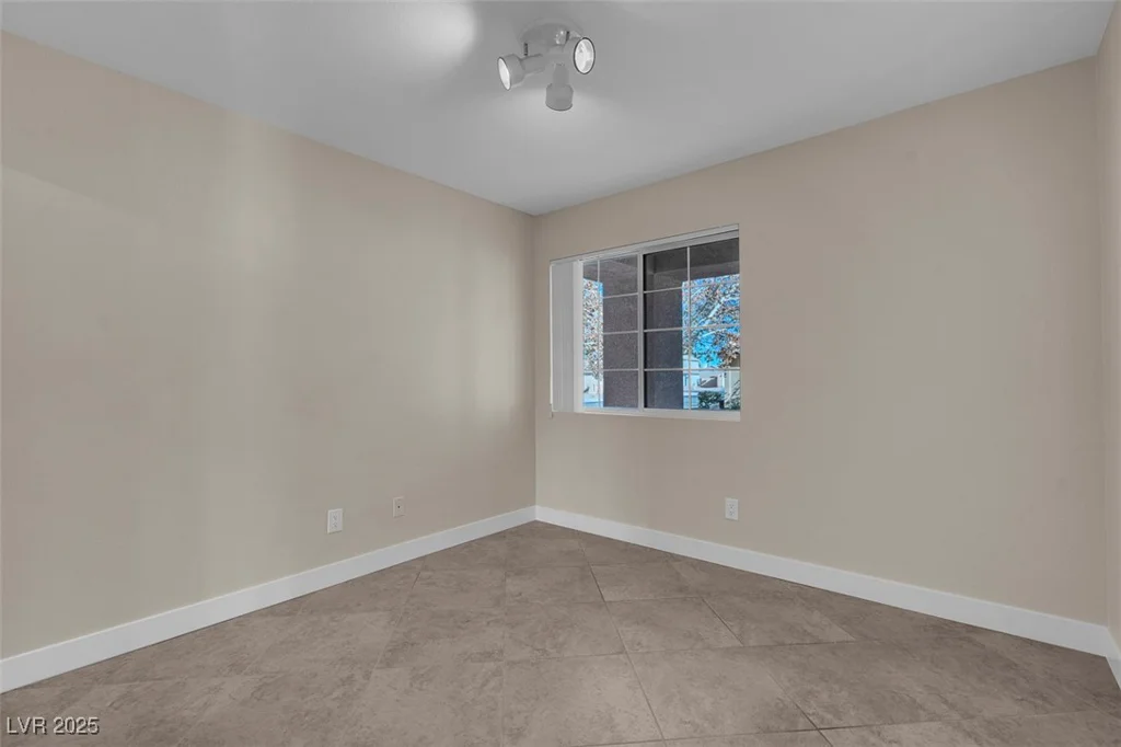 421 Flores, Las Vegas, NV 89123