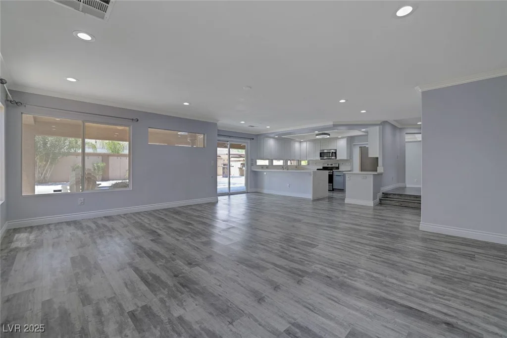 10701 Penfolds, Las Vegas, NV 89183
