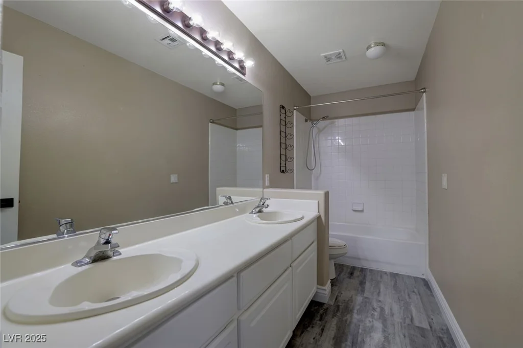 10701 Penfolds, Las Vegas, NV 89183