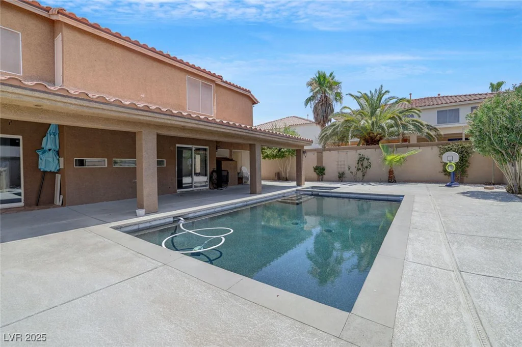 10701 Penfolds, Las Vegas, NV 89183
