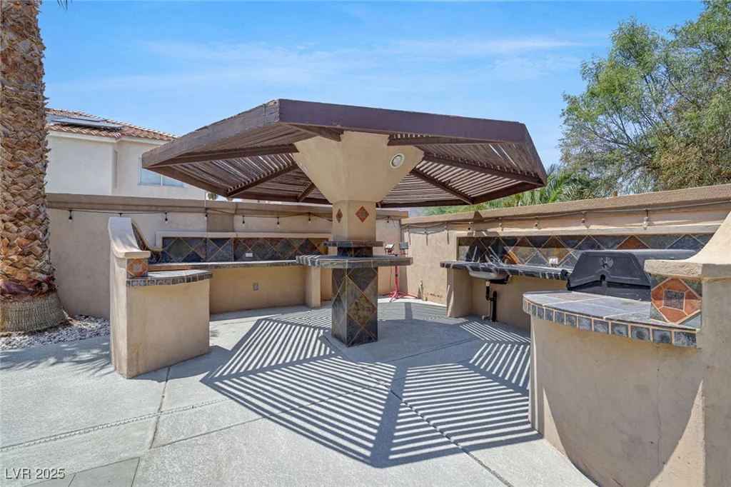 10701 Penfolds, Las Vegas, NV 89183