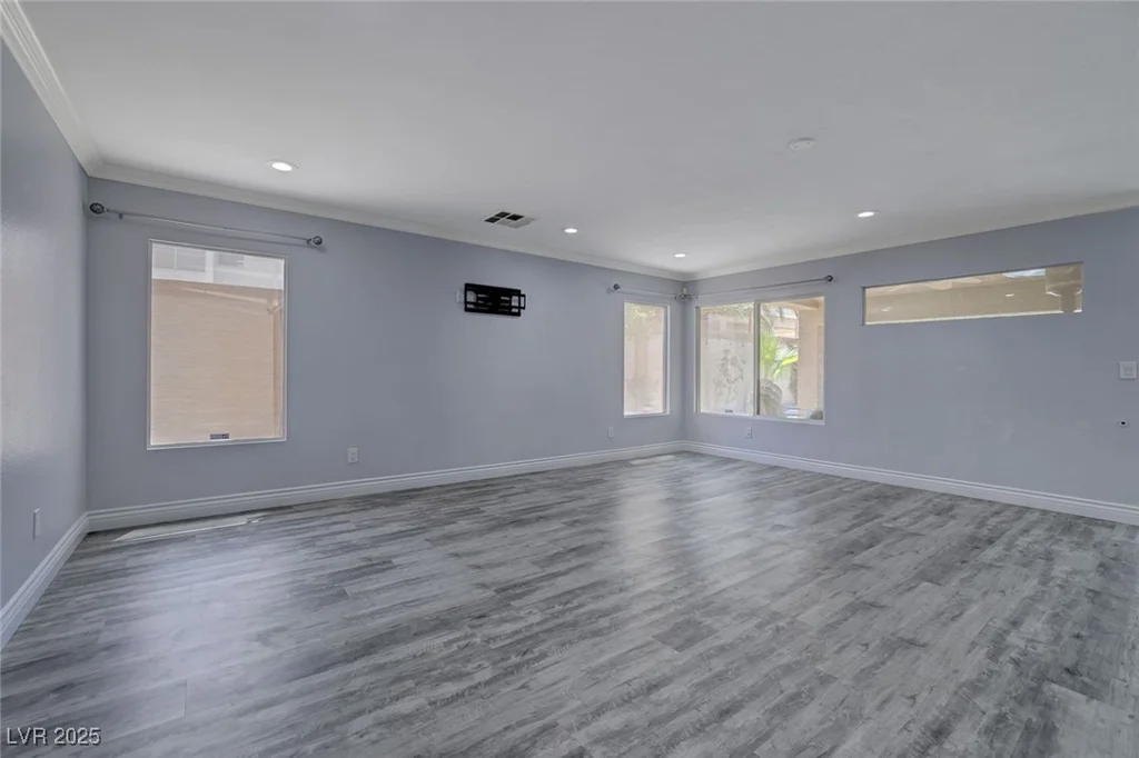 10701 Penfolds, Las Vegas, NV 89183