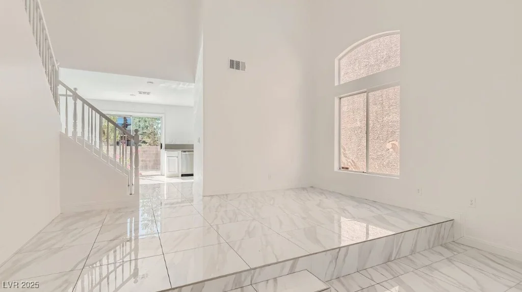 9893 Canyon Peak, Las Vegas, NV 89147