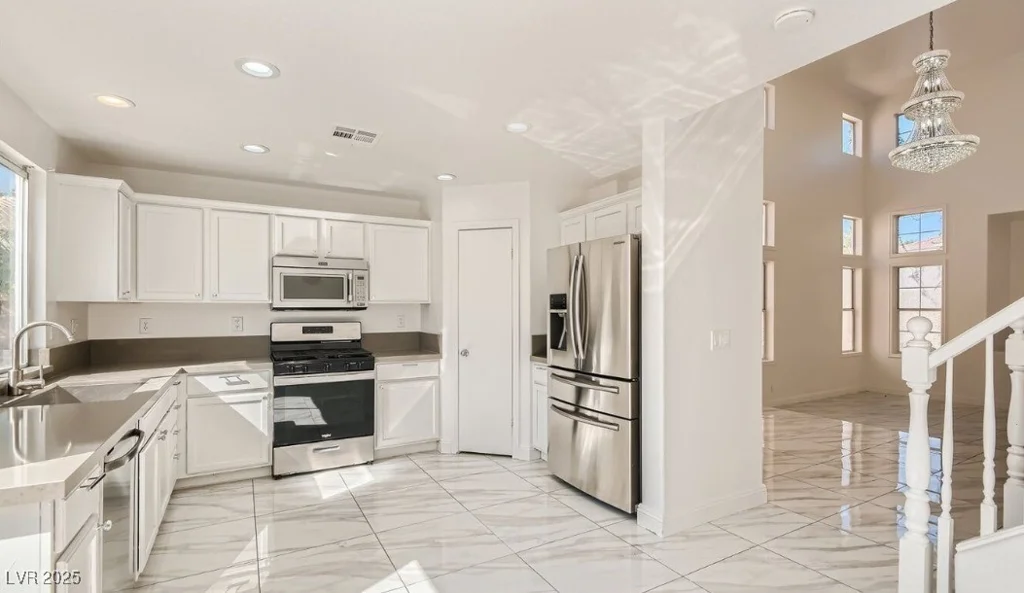 9893 Canyon Peak, Las Vegas, NV 89147