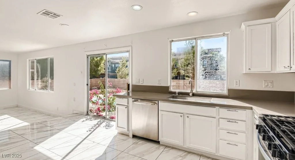 9893 Canyon Peak, Las Vegas, NV 89147