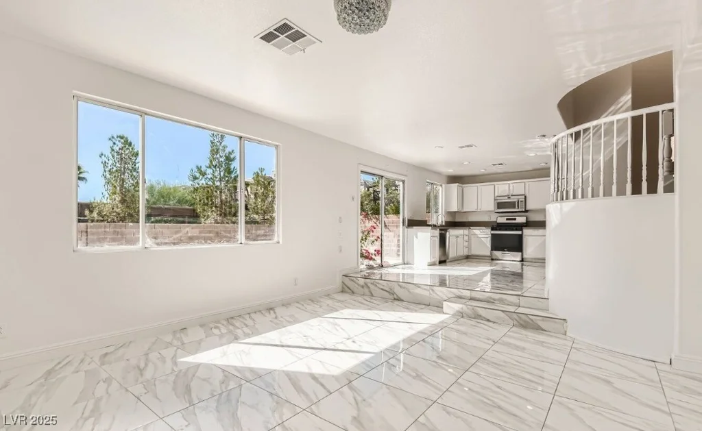 9893 Canyon Peak, Las Vegas, NV 89147