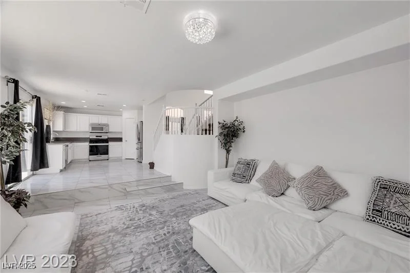 9893 Canyon Peak, Las Vegas, NV 89147