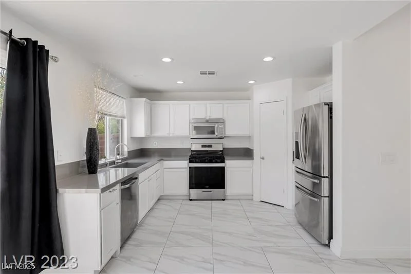 9893 Canyon Peak, Las Vegas, NV 89147