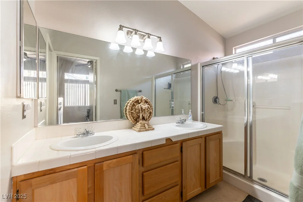7258 Rock Castle, Las Vegas, NV 89130