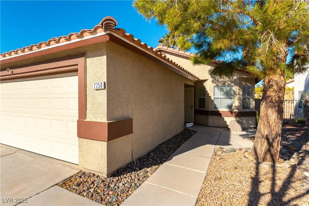 7258 Rock Castle, Las Vegas, NV 89130
