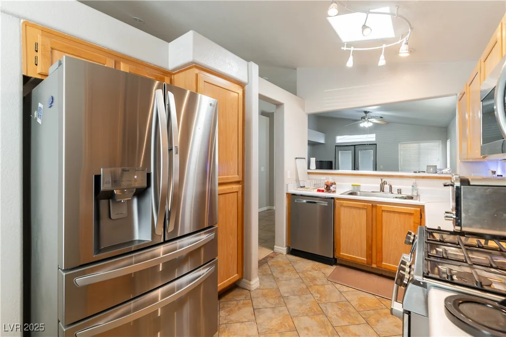 7258 Rock Castle, Las Vegas, NV 89130