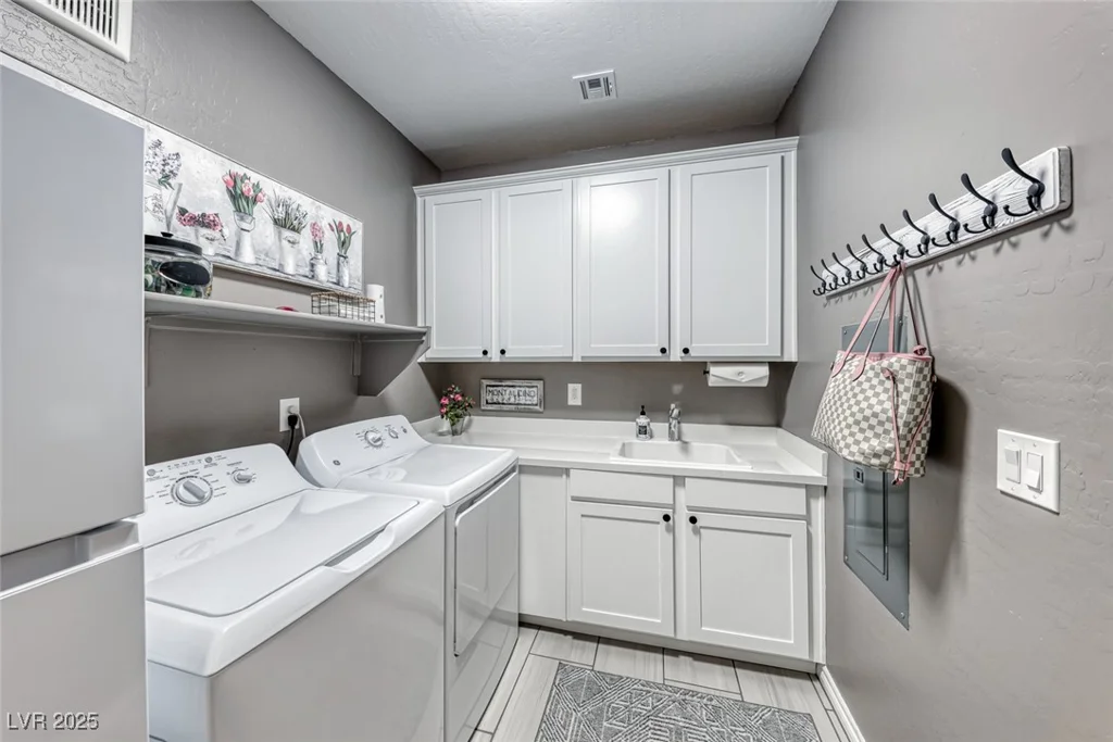 2555 Hampton, Henderson, NV 89052