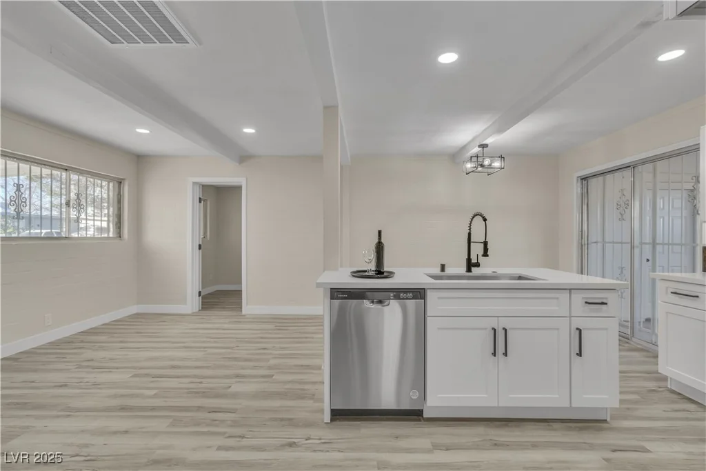 312 Princeton, Las Vegas, NV 89107