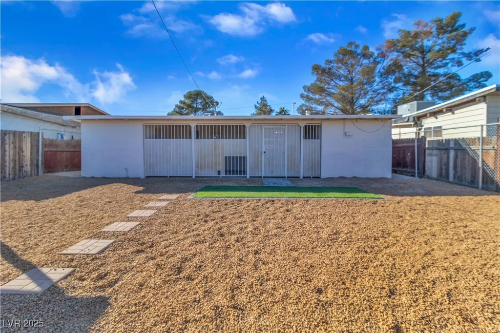 312 Princeton, Las Vegas, NV 89107