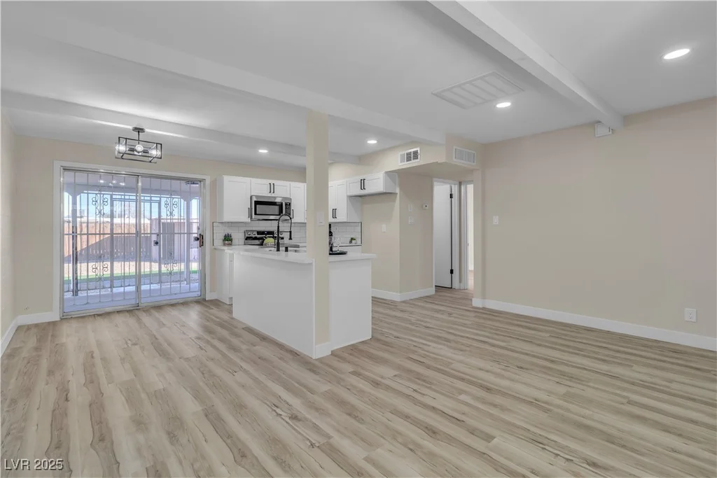 312 Princeton, Las Vegas, NV 89107