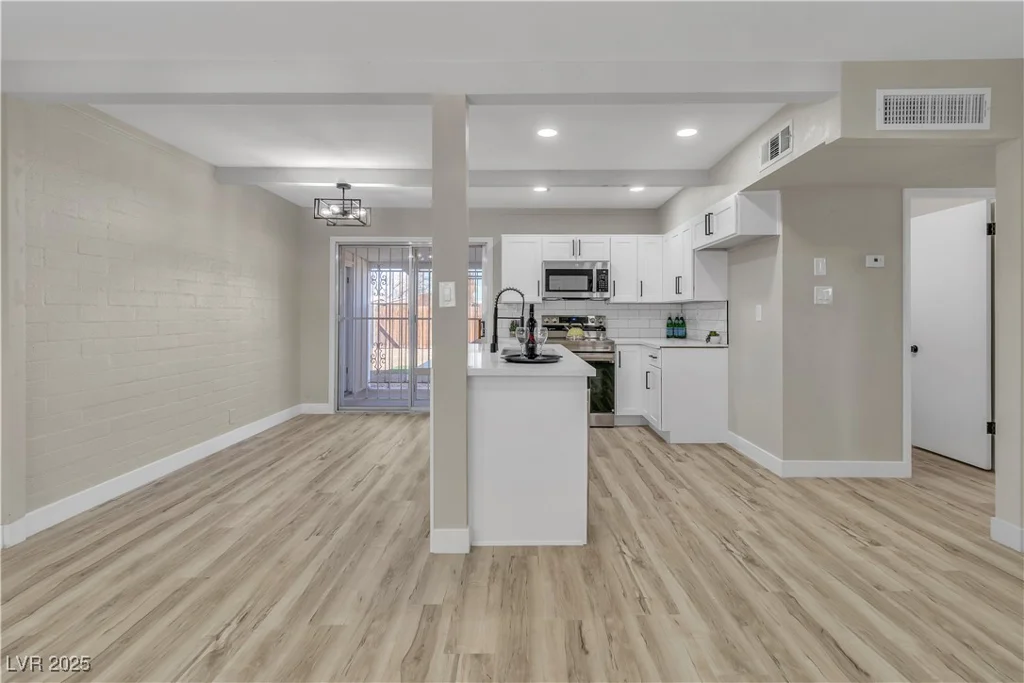312 Princeton, Las Vegas, NV 89107
