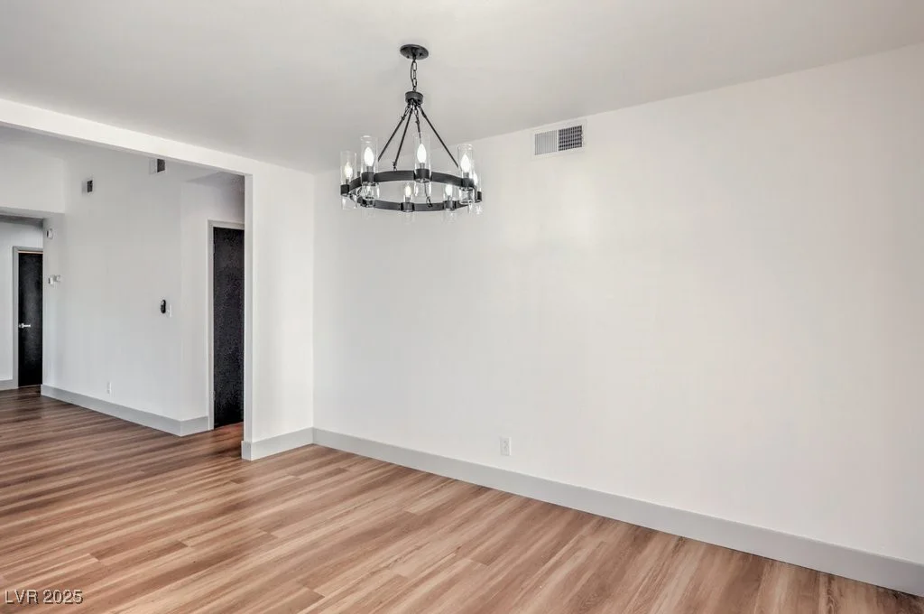 4111 Saint Louis, Las Vegas, NV 89104