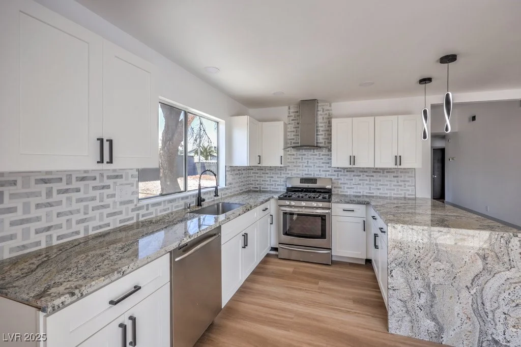 4111 Saint Louis, Las Vegas, NV 89104