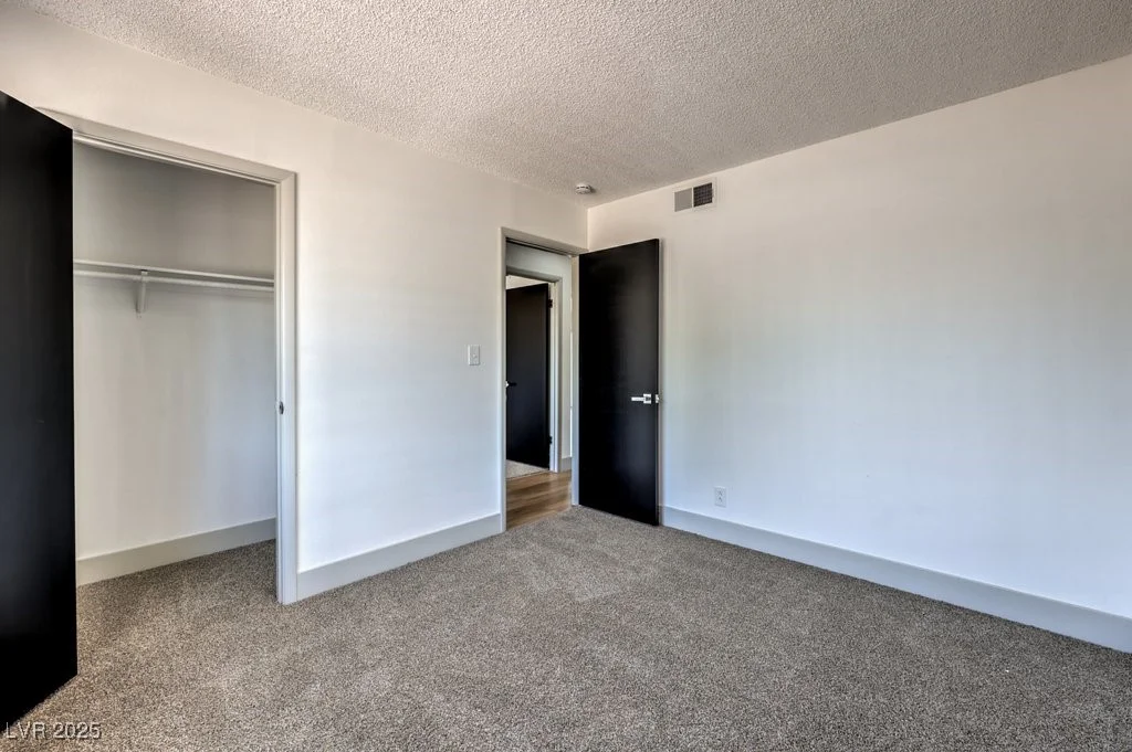 4111 Saint Louis, Las Vegas, NV 89104