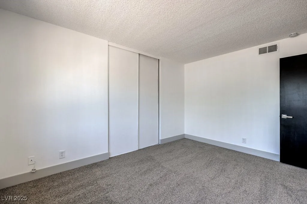 4111 Saint Louis, Las Vegas, NV 89104