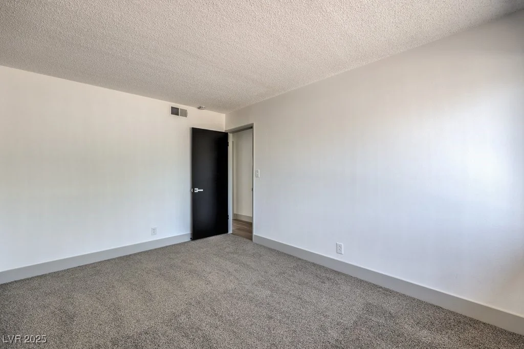 4111 Saint Louis, Las Vegas, NV 89104