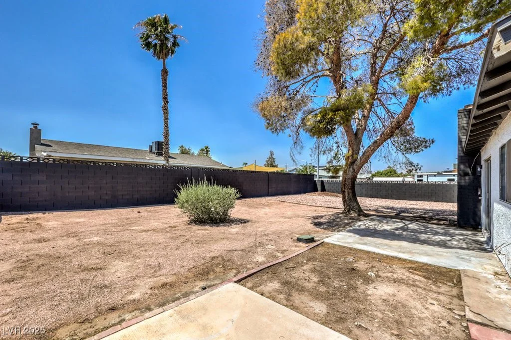 4111 Saint Louis, Las Vegas, NV 89104