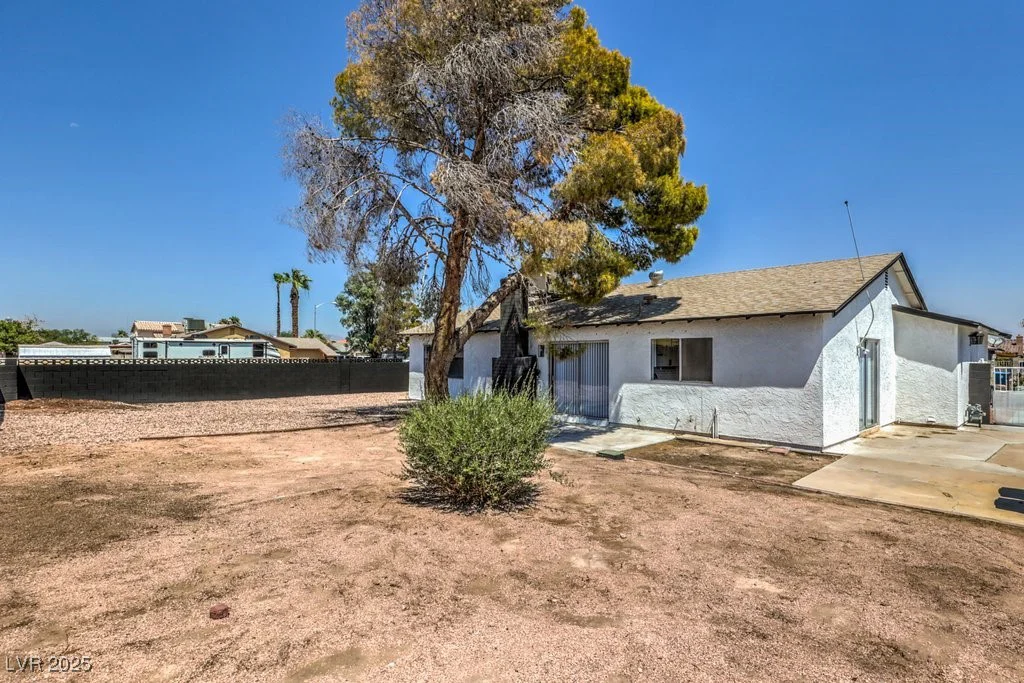 4111 Saint Louis, Las Vegas, NV 89104