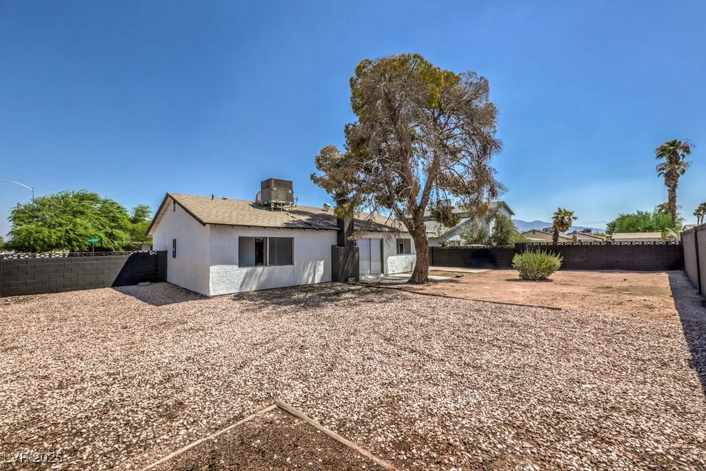 4111 Saint Louis, Las Vegas, NV 89104