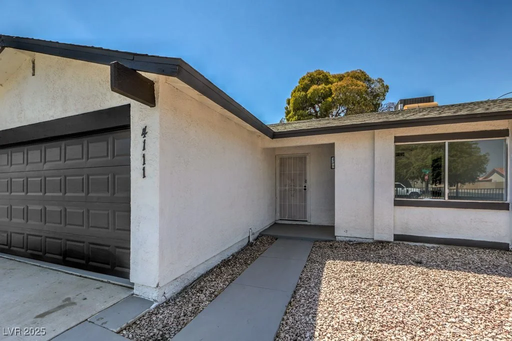 4111 Saint Louis, Las Vegas, NV 89104