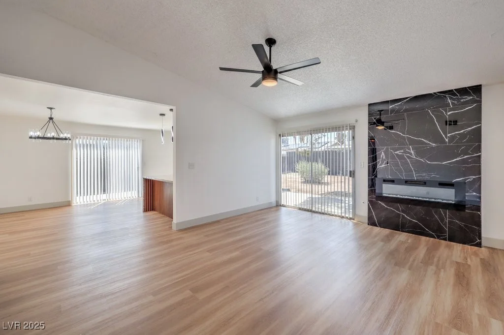 4111 Saint Louis, Las Vegas, NV 89104