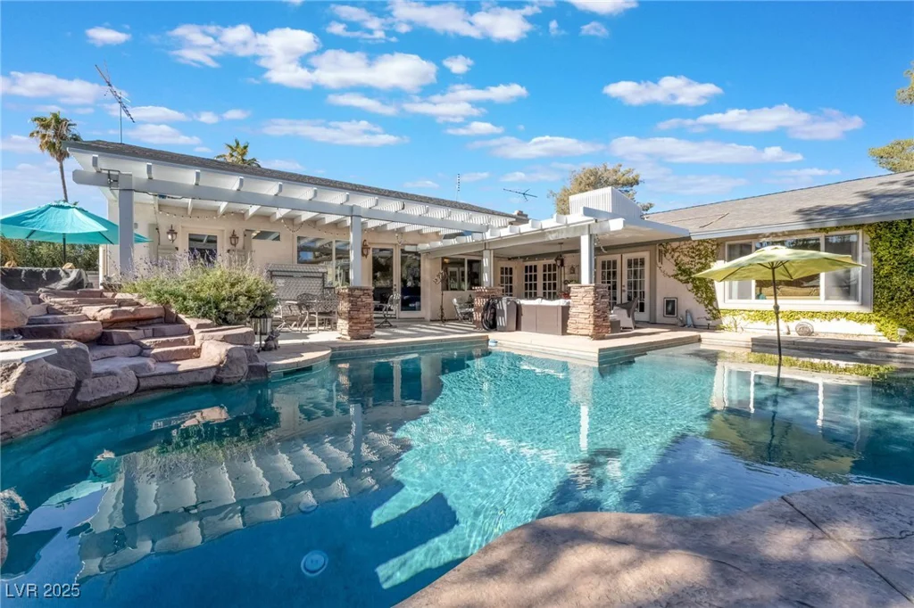 6377 Concho, Las Vegas, NV 89146