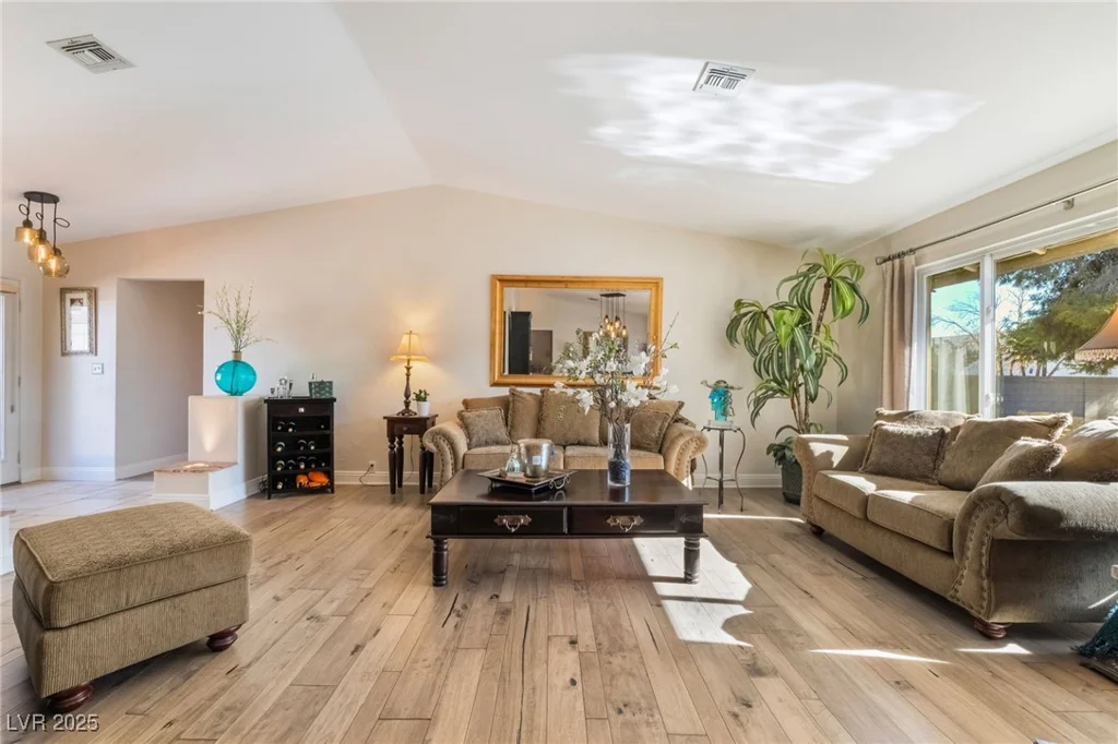 6377 Concho, Las Vegas, NV 89146