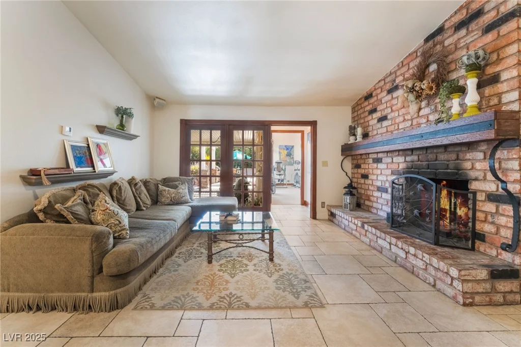 6377 Concho, Las Vegas, NV 89146