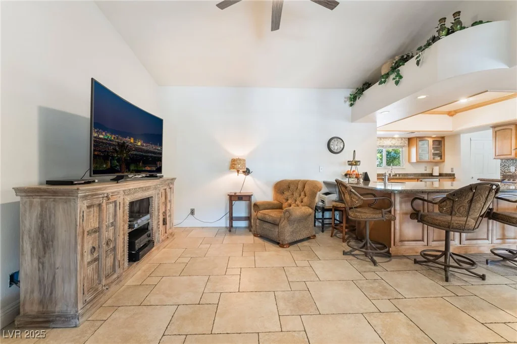 6377 Concho, Las Vegas, NV 89146