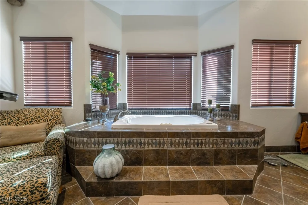 6377 Concho, Las Vegas, NV 89146